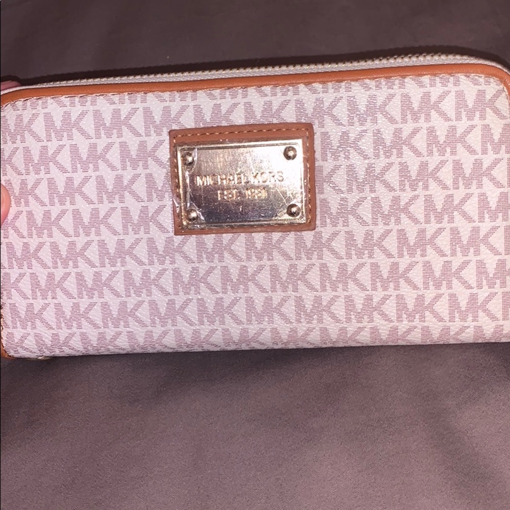 MK wallet.